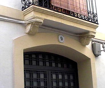 imagen 'Restauración de fachada (detalle de balcón)'